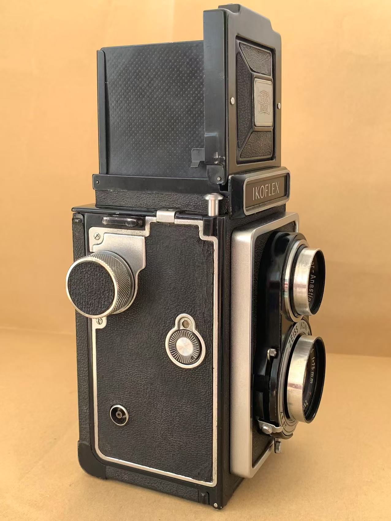 [Product=Camera][Brand=Zeiss Ikon][Model=IKOFLEX][SN=735808][Date=20250209][MD5=9a8749752652aae9ebd6110c781ba161].jpg