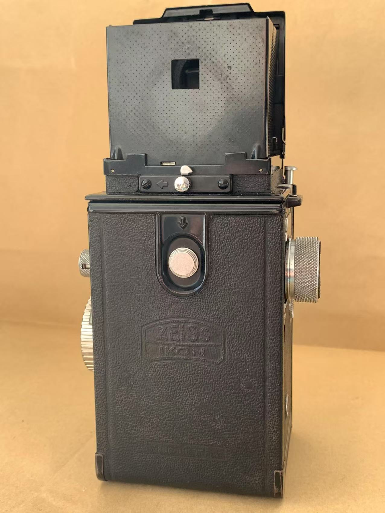 [Product=Camera][Brand=Zeiss Ikon][Model=IKOFLEX][SN=735808][Date=20250209][MD5=d1bde3aef1818ffc0384fbf82e3ab28b].jpg