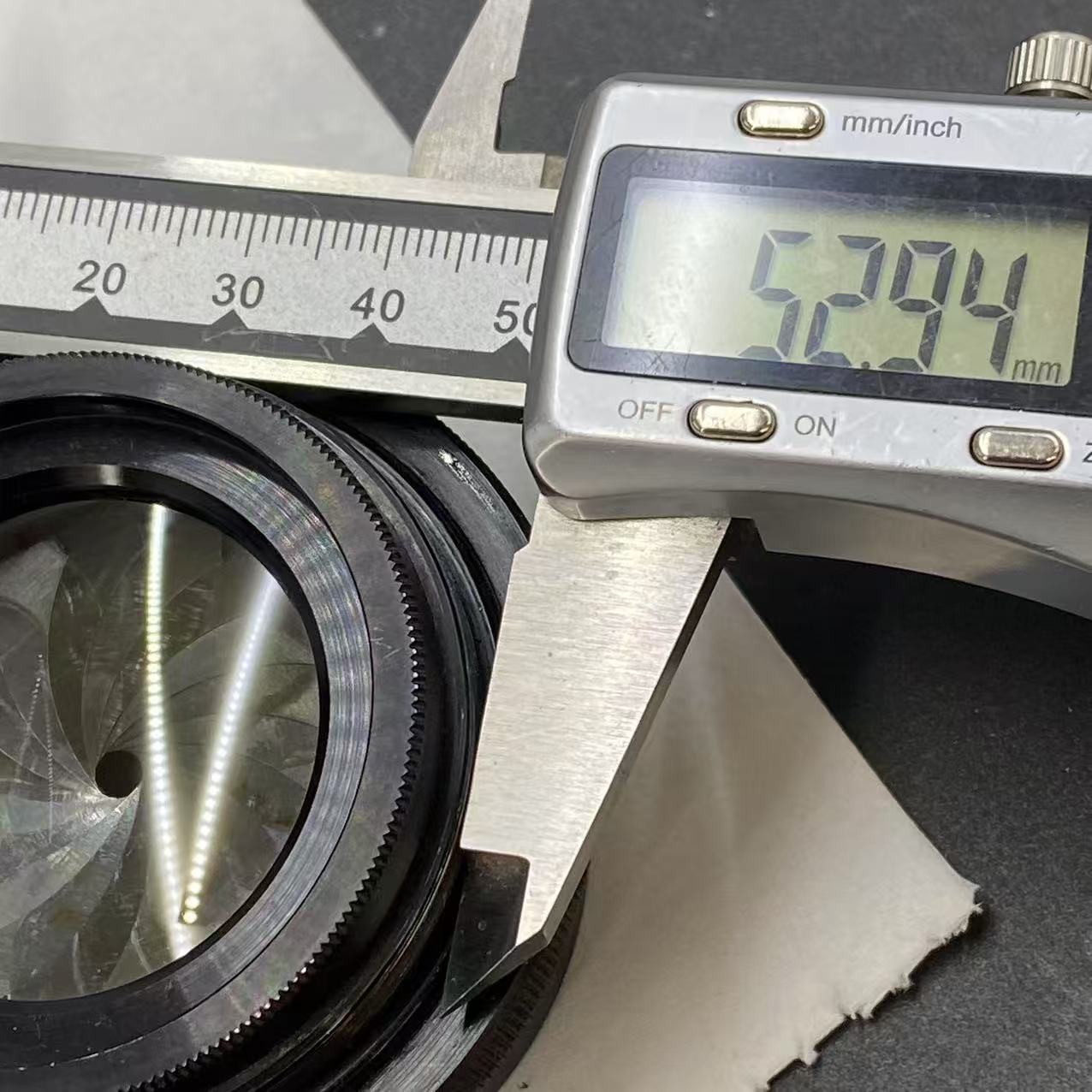 [Product=Lens][Brand=ЛОМО][Model=И-11M][FocalLength=300][MaxAPT=9][SN=731115][Date=20250308][MD5=edc927005b568cff2e91f60dbce4bb7d].jpg